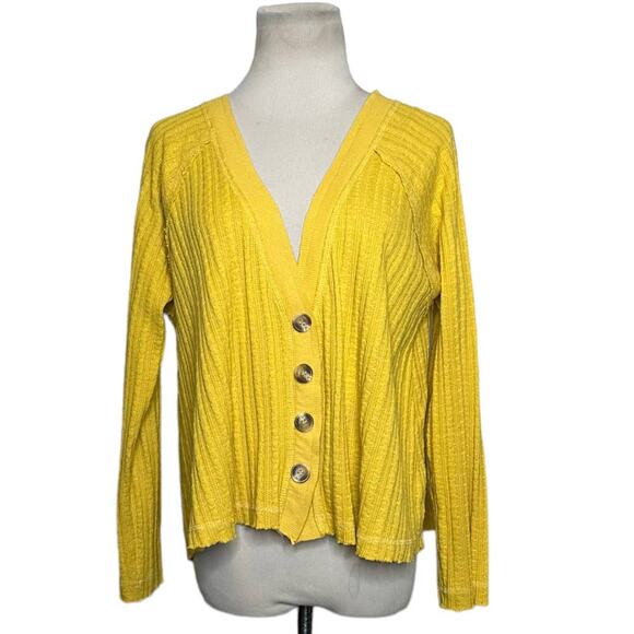 Very J  Mustard Yellow Crop Oversized Buttoned Cardigan size Small - Picture 1 of 10
